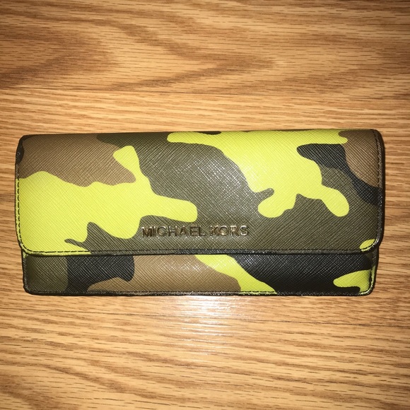 Michael Kors camouflage camo jet set wallet